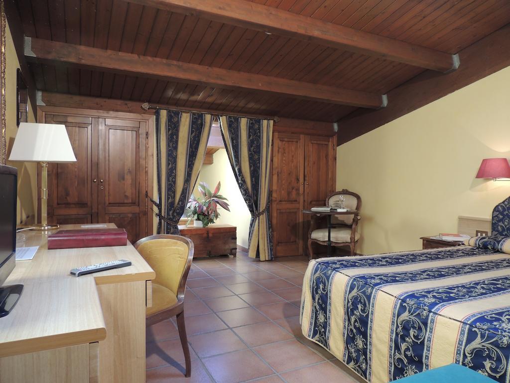 Country Relais I Due Laghi Villa Anguillara Sabazia Oda fotoğraf